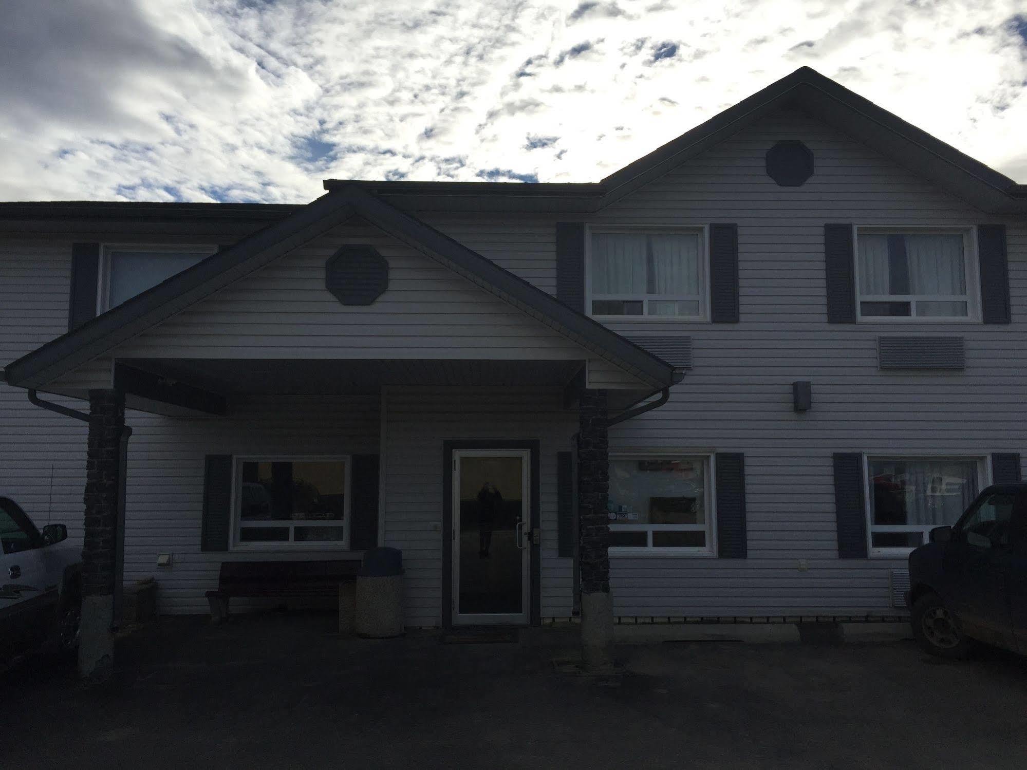 Crossfield Country Inn Екстериор снимка